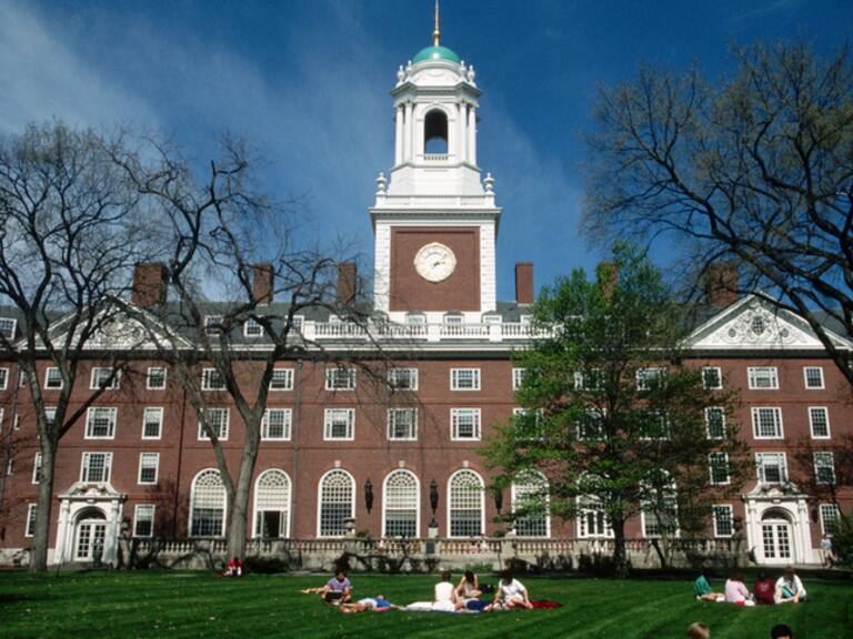 Es un privilegio de Harvard dar visas a estudiantes, pero no tiene la última palabra, señala el internacionalista.